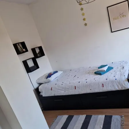 1 Uit De 100 Frühstückspension 3*